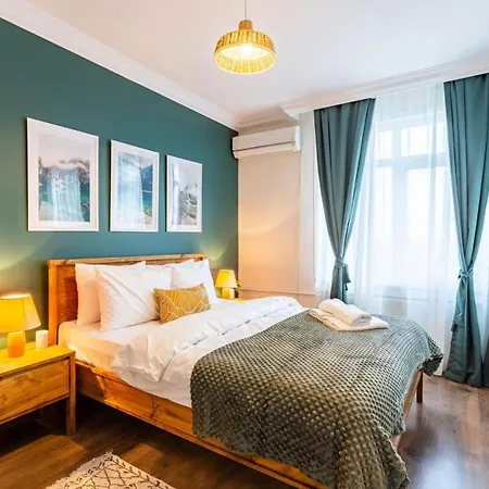 Missafir Sleek Flat With Great Location In Tesviki Apartment