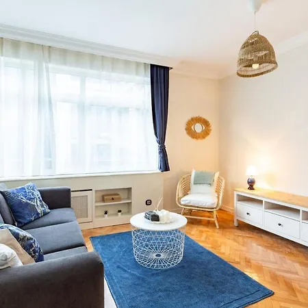 Apartment Missafir Sleek Flat With Great Location In Tesviki Istanbul
