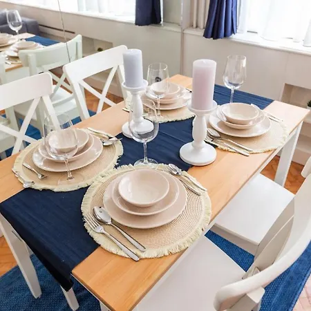 Missafir Sleek Flat With Great Location In Tesviki
