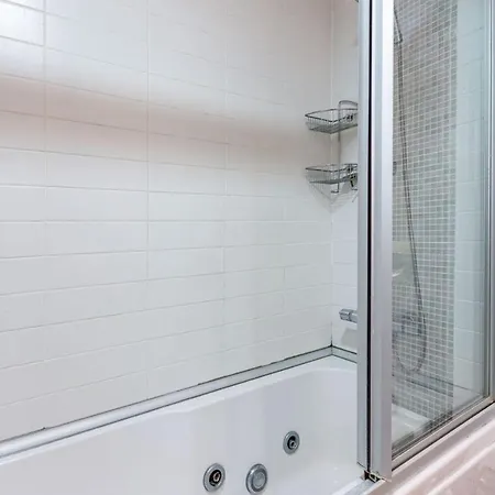 Apartment Missafir Sleek Flat With Great Location In Tesviki *