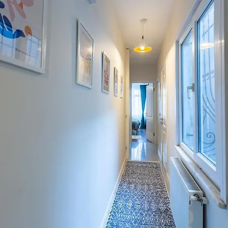 Missafir Sleek Flat With Great Location In Tesviki